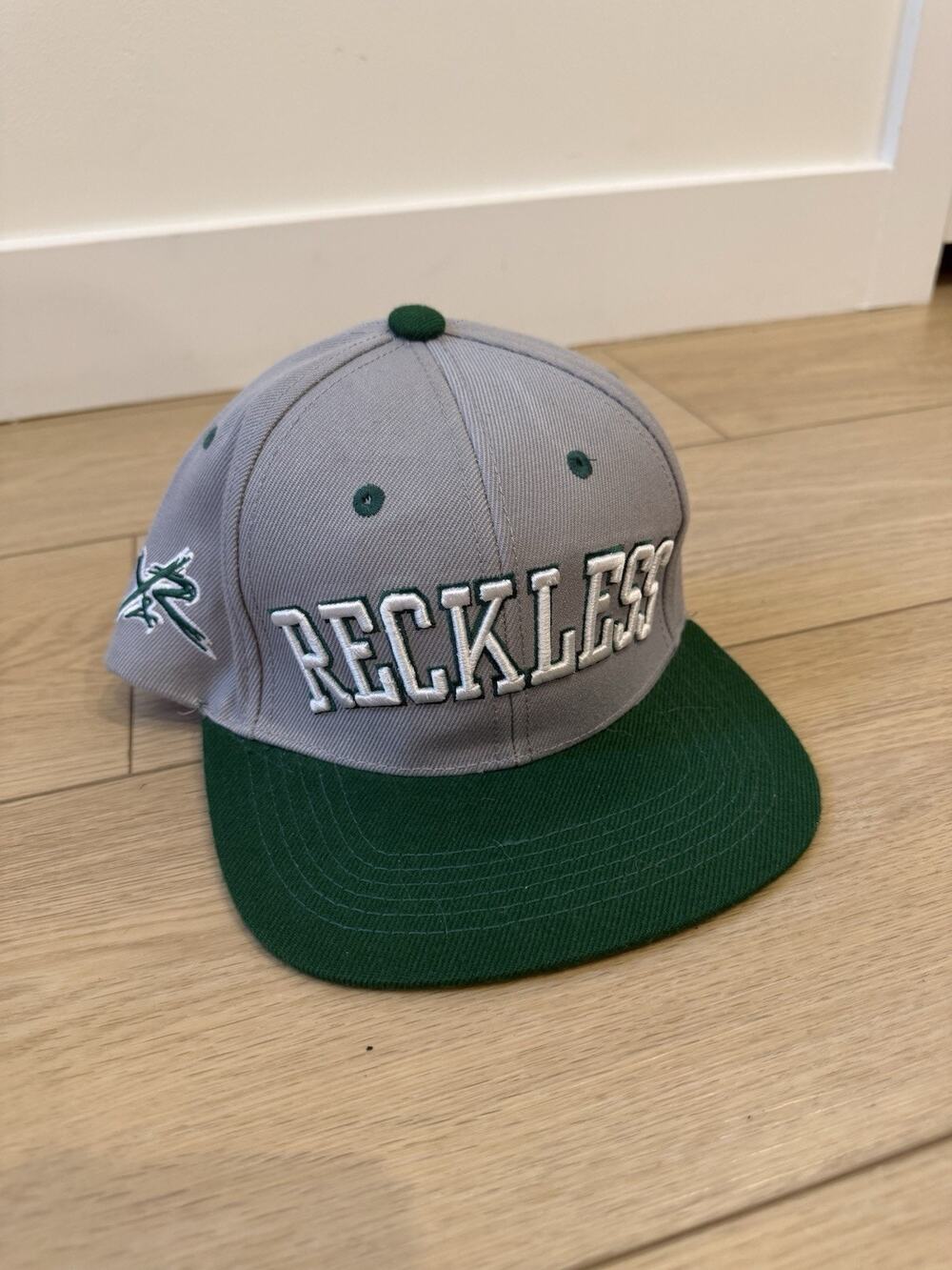 Young & Reckless Los Angeles Y&R Logo Snapback Hat Cap Gray Green Embroidered